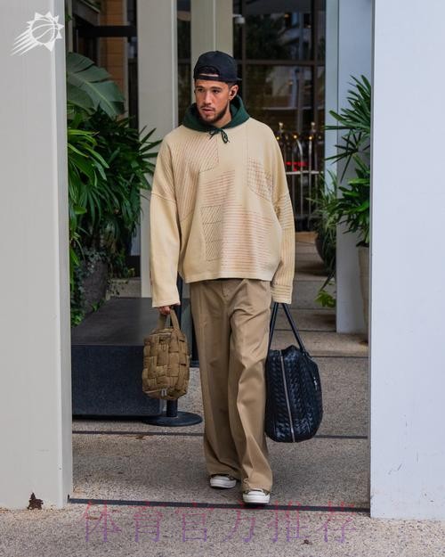 气质非凡!太阳官媒晒众球员入场穿搭照:一周工作圆满结束 气质非凡!太阳官媒晒众球员入场穿搭照:一周工作圆满结束