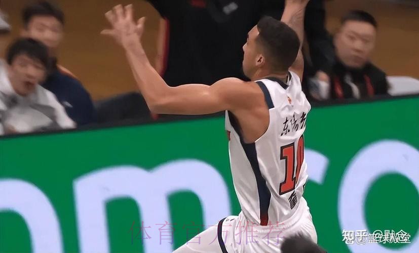 广东首节大胜辽宁!三外轰27分,胡明轩状态低迷,辽宁众人打铁! 广东首节大胜辽宁!三外轰27分,胡明轩状态低迷,辽宁众人打铁!